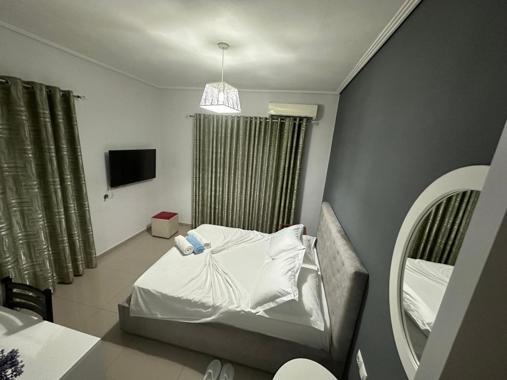 Hotel Elisabet Sarandë 外观 照片